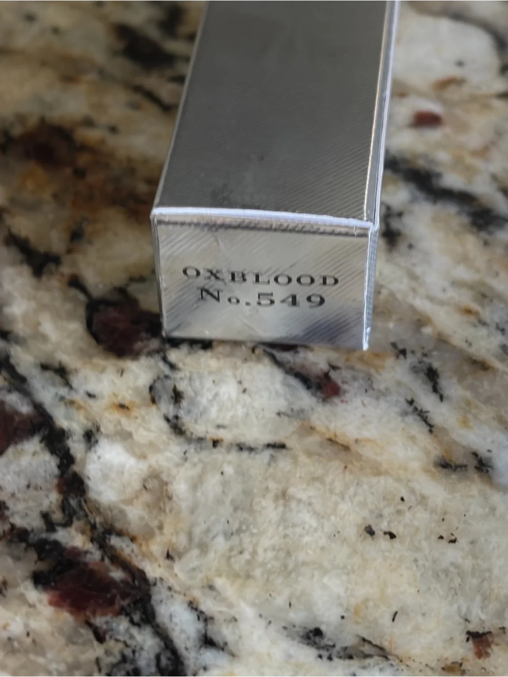 ⚡️🖤Burberry Oxblood Full Kisses Shapes & Full Lips Lip Color